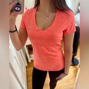 Under Armour UA Tech V-Neck Workout Top | Coral Pink | Women’s Medium